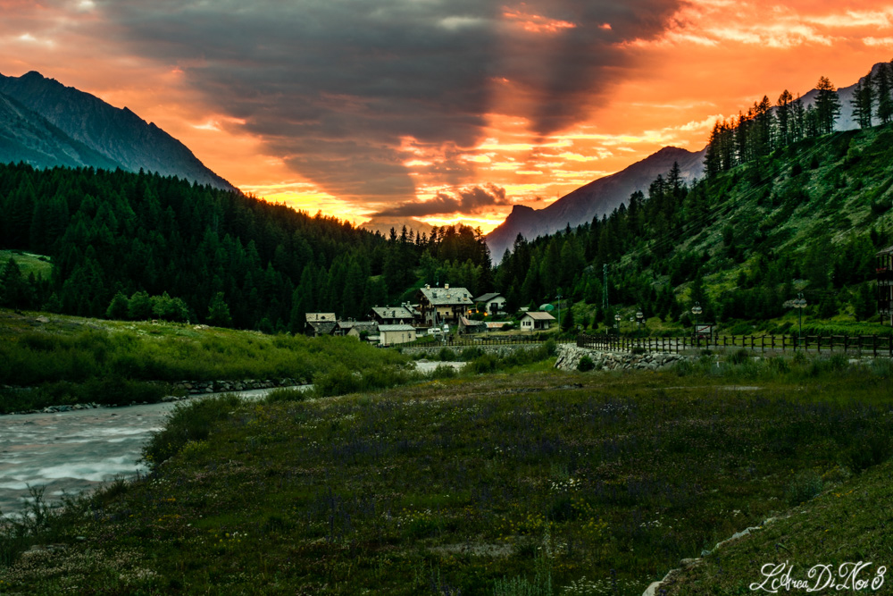 Lillaz tramonto sul Monte Bianco