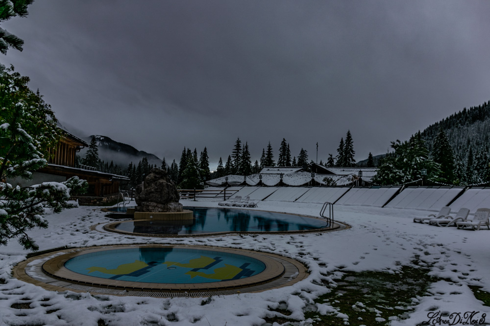 Caravan Park Sexten piscine esterne con neve