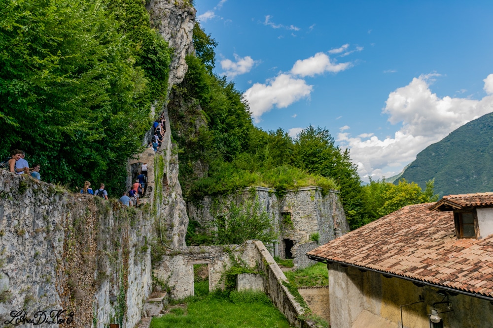 Rocca di Anfo scalinate