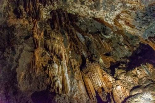 Formazioni carsiche interno grotta Su Mannau